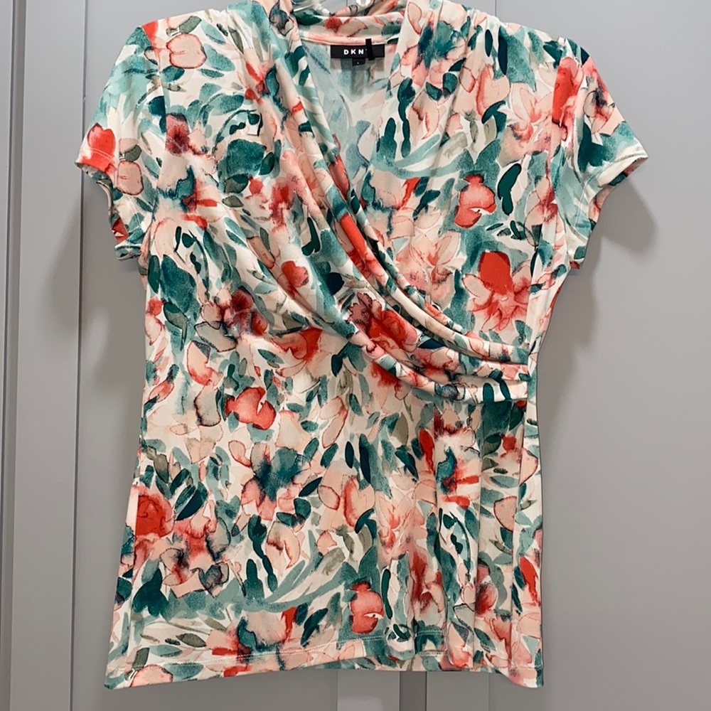 NWOT DKNY shirt